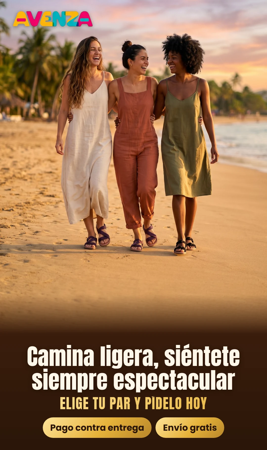 Tres amigas caminan abrazadas por la playa con sandalias AVENZA
